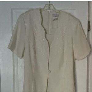Elegant Cream Short Sleeve Jacket